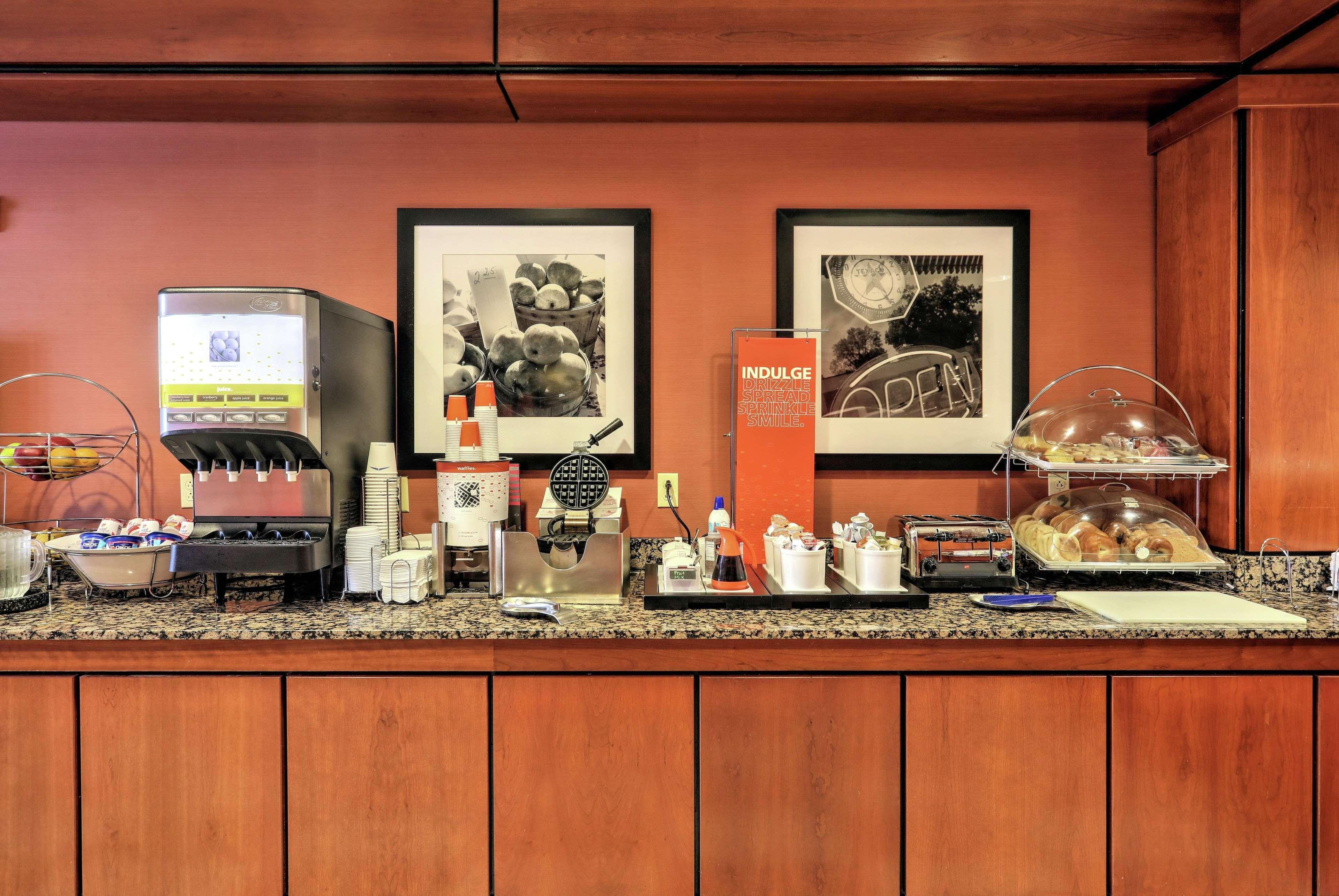 Hampton Inn Batavia Buitenkant foto