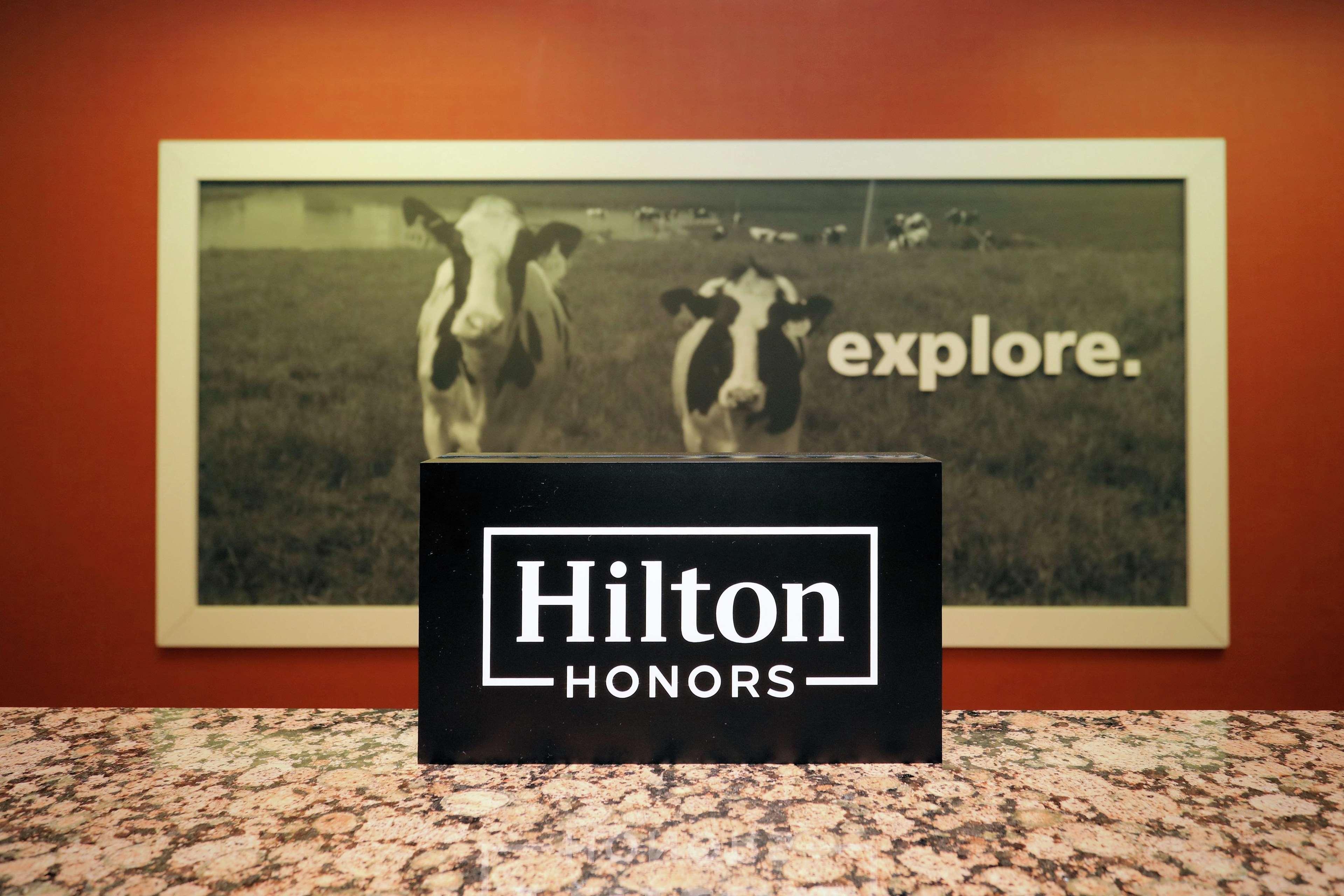 Hampton Inn Batavia Buitenkant foto