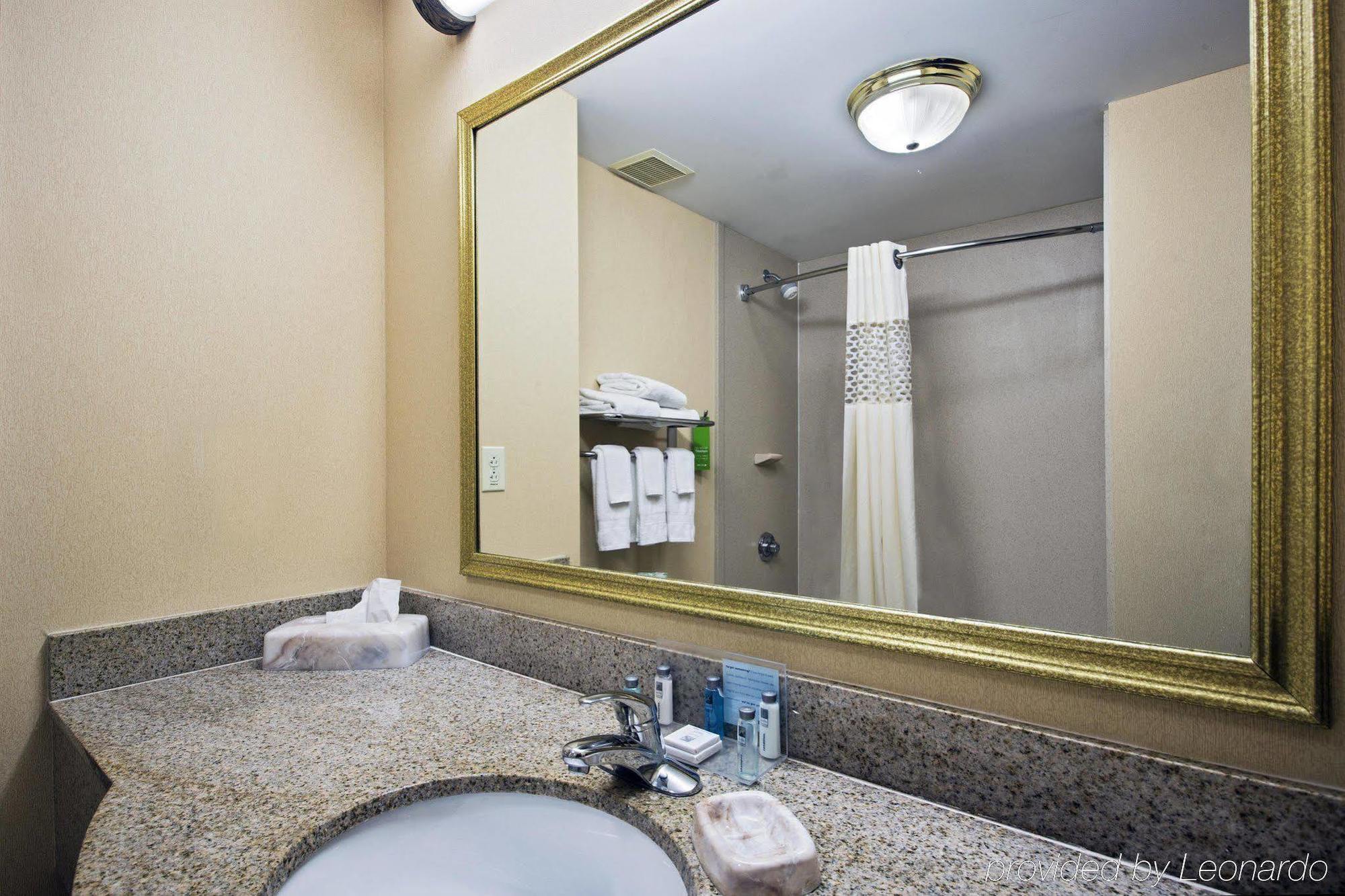 Hampton Inn Batavia Buitenkant foto